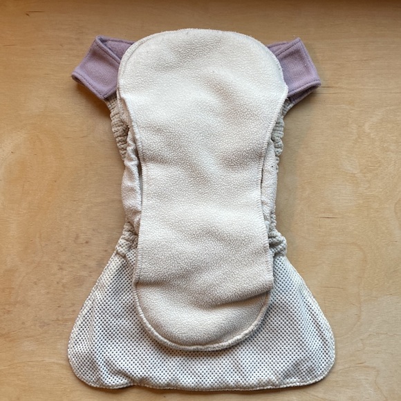 Grovia cloth diaper shell with terry/microfibre snap insert - Picture 2 of 3